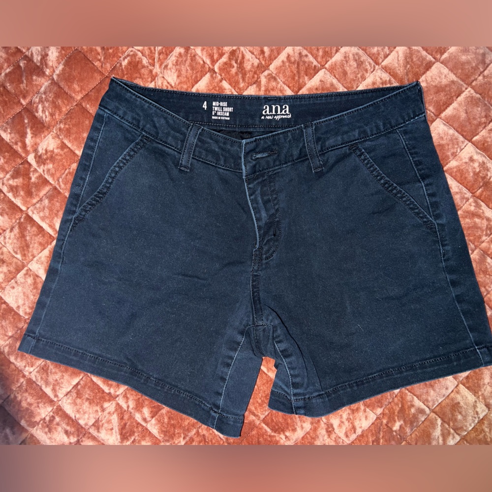 Plain black a.n.a shorts size 4 with a 5 inch in-seam!